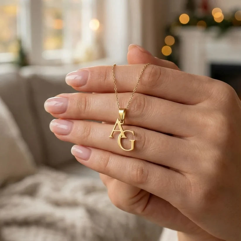 Lorenza Initialhalsband